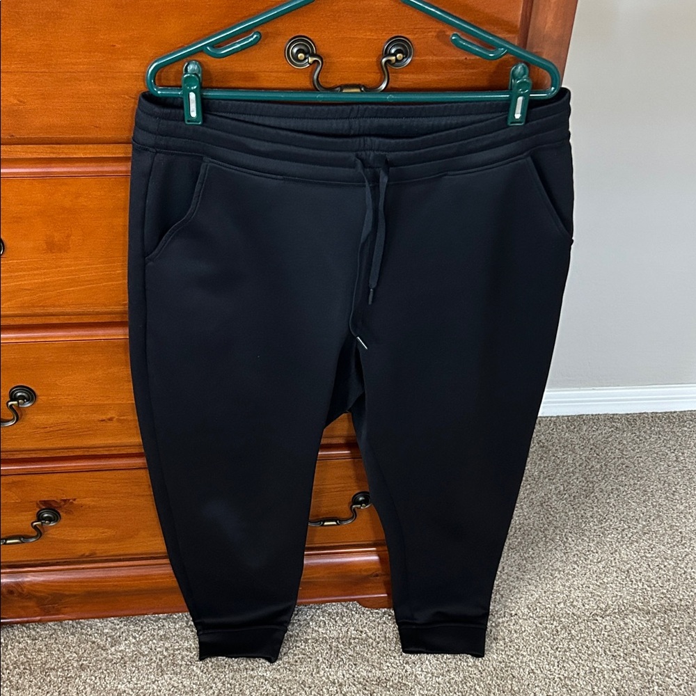 32° Black Jogger Pants